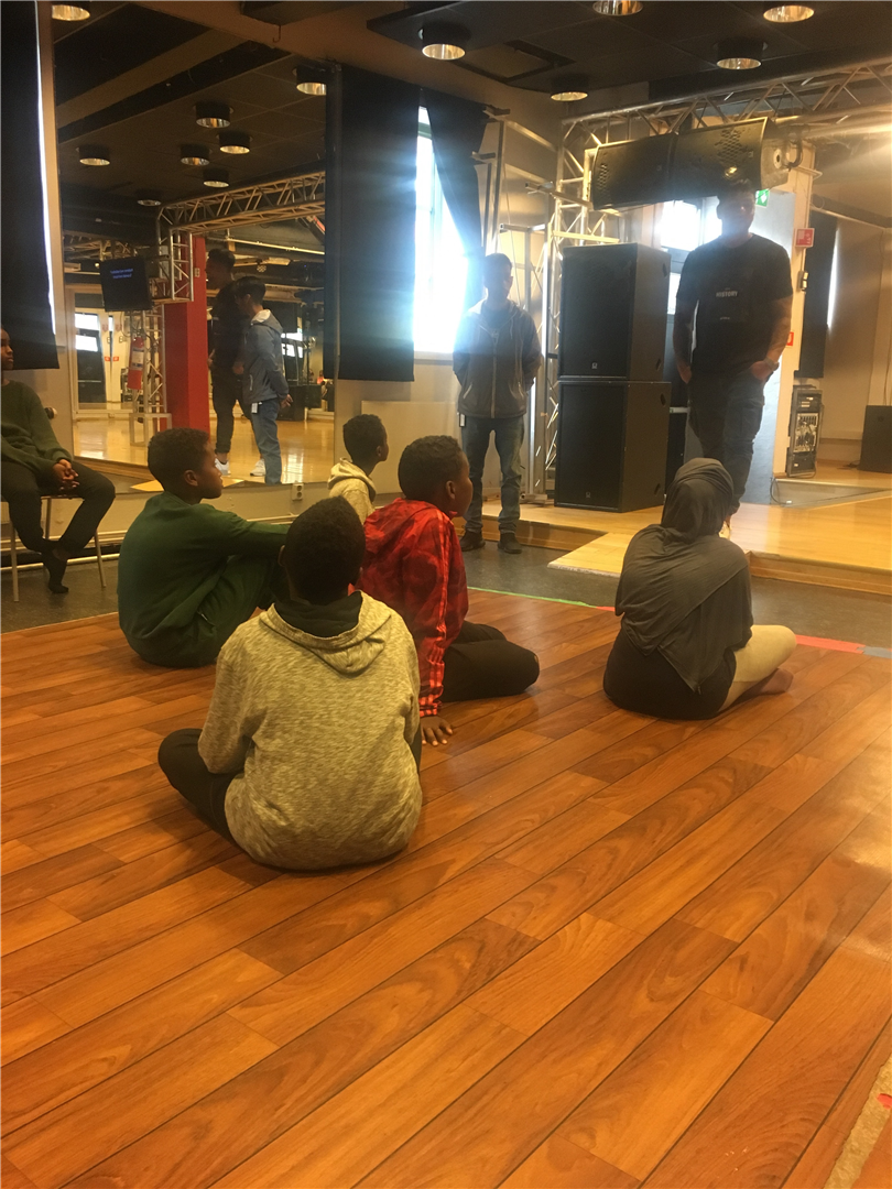 Dansegruppa har vært på x-ray 4