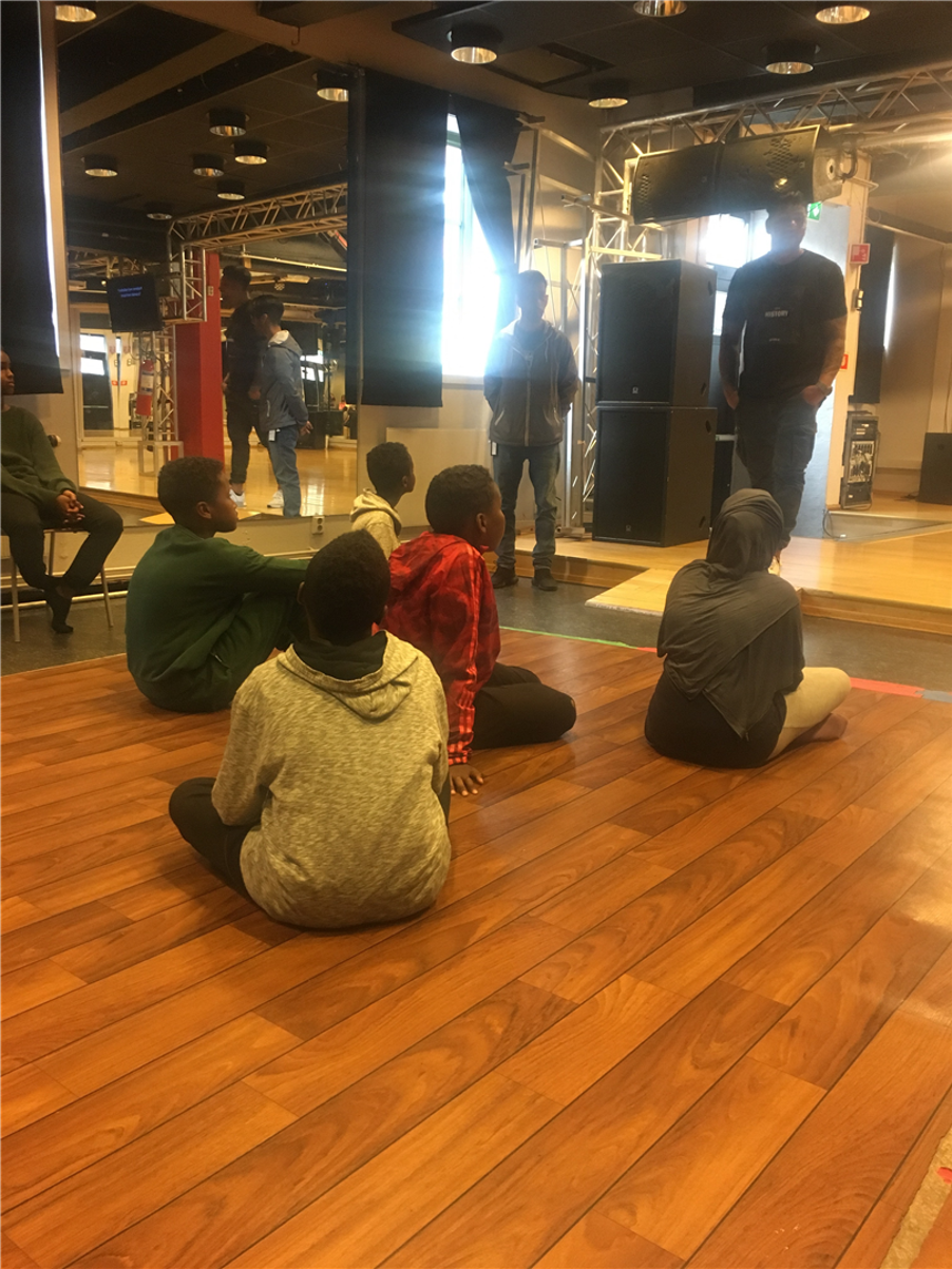 Dansegruppa har vært på x-ray 4