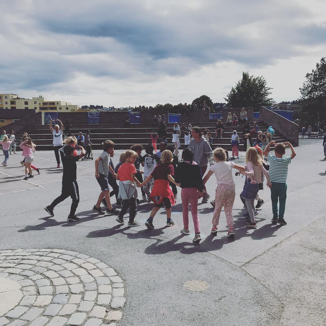 Danserne øver til festivalkvelden