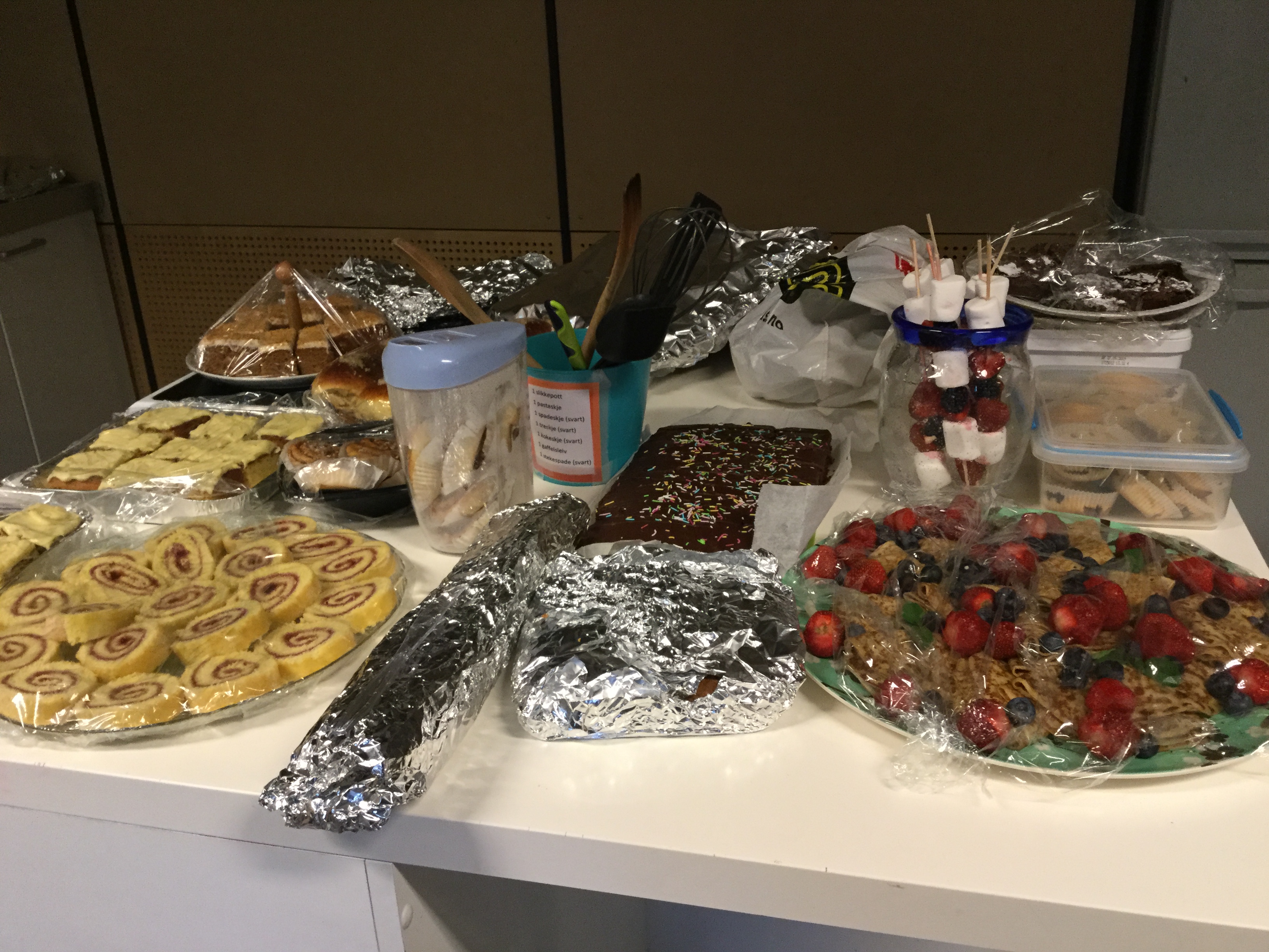 Foreldrene har laget masse mat