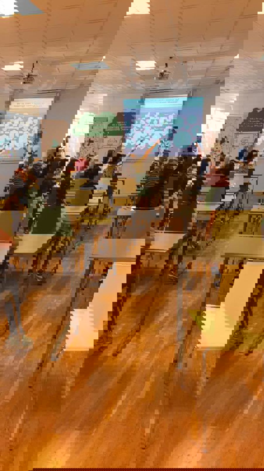 Journalistene på foredrag om plast og annen kildesortering